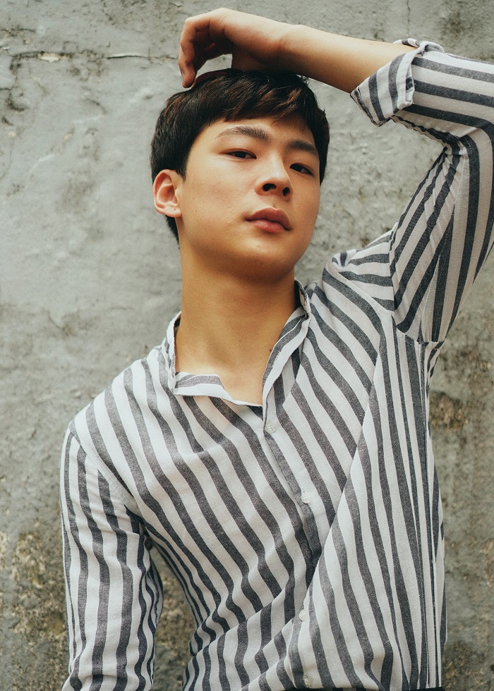 KIM HYEONWOOK　キム ヒョヌク