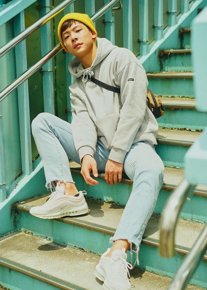 KIM HYEONWOOK　キム ヒョヌク